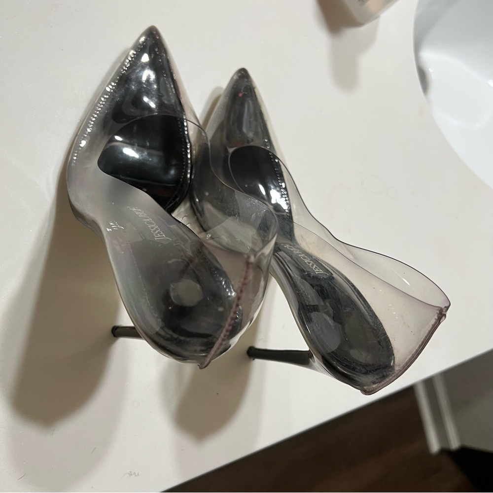 Clear/black Jessica Rich pump